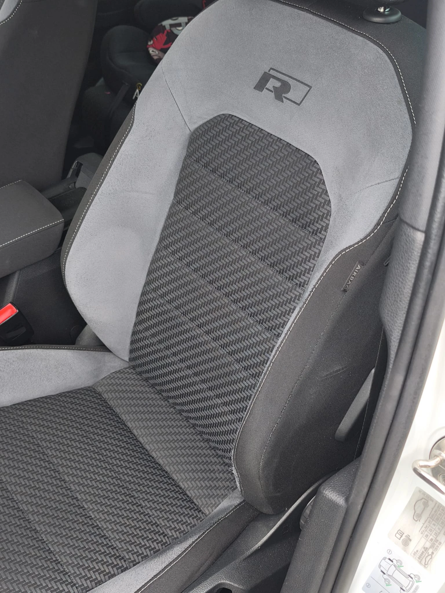 VW Golf 2.0 TDI R-LINE EURO 6B, снимка 4 - Автомобили и джипове - 54654071