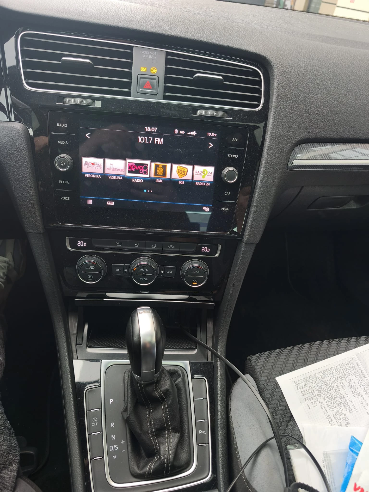 VW Golf 2.0 TDI R-LINE EURO 6B, снимка 6 - Автомобили и джипове - 54654071