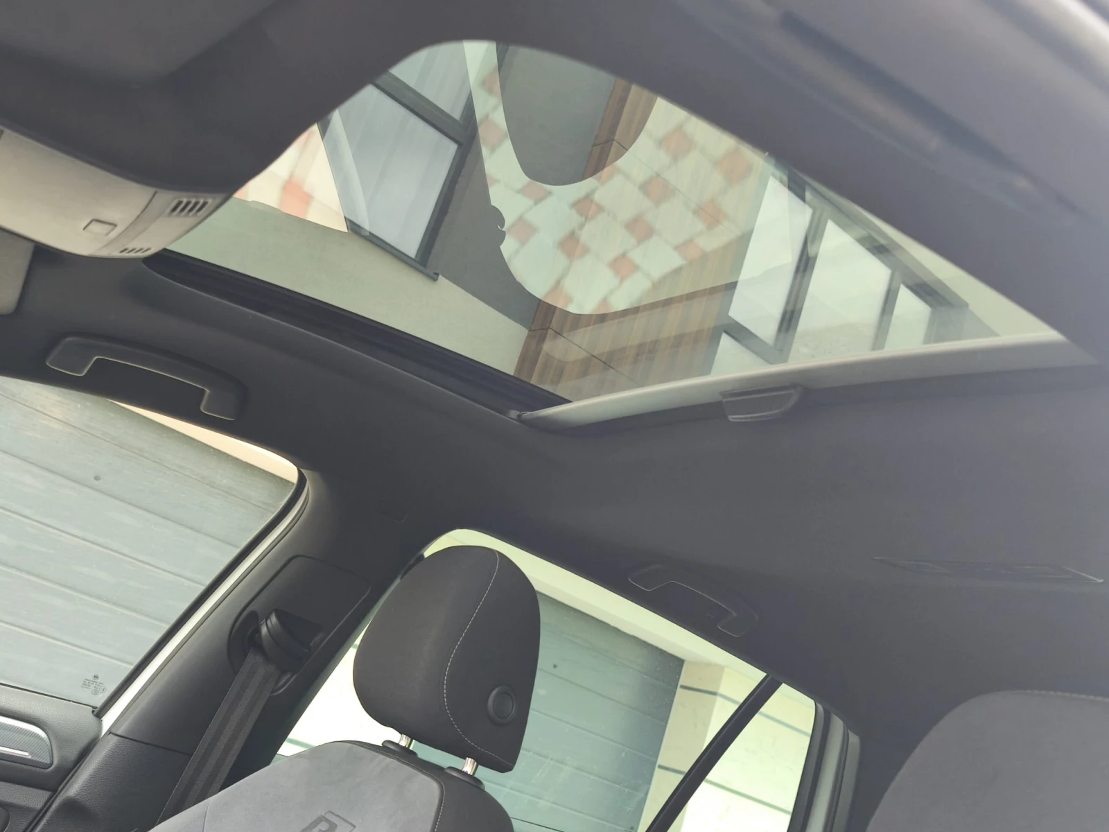 VW Golf 2.0 TDI R-LINE EURO 6B, снимка 7 - Автомобили и джипове - 54654071