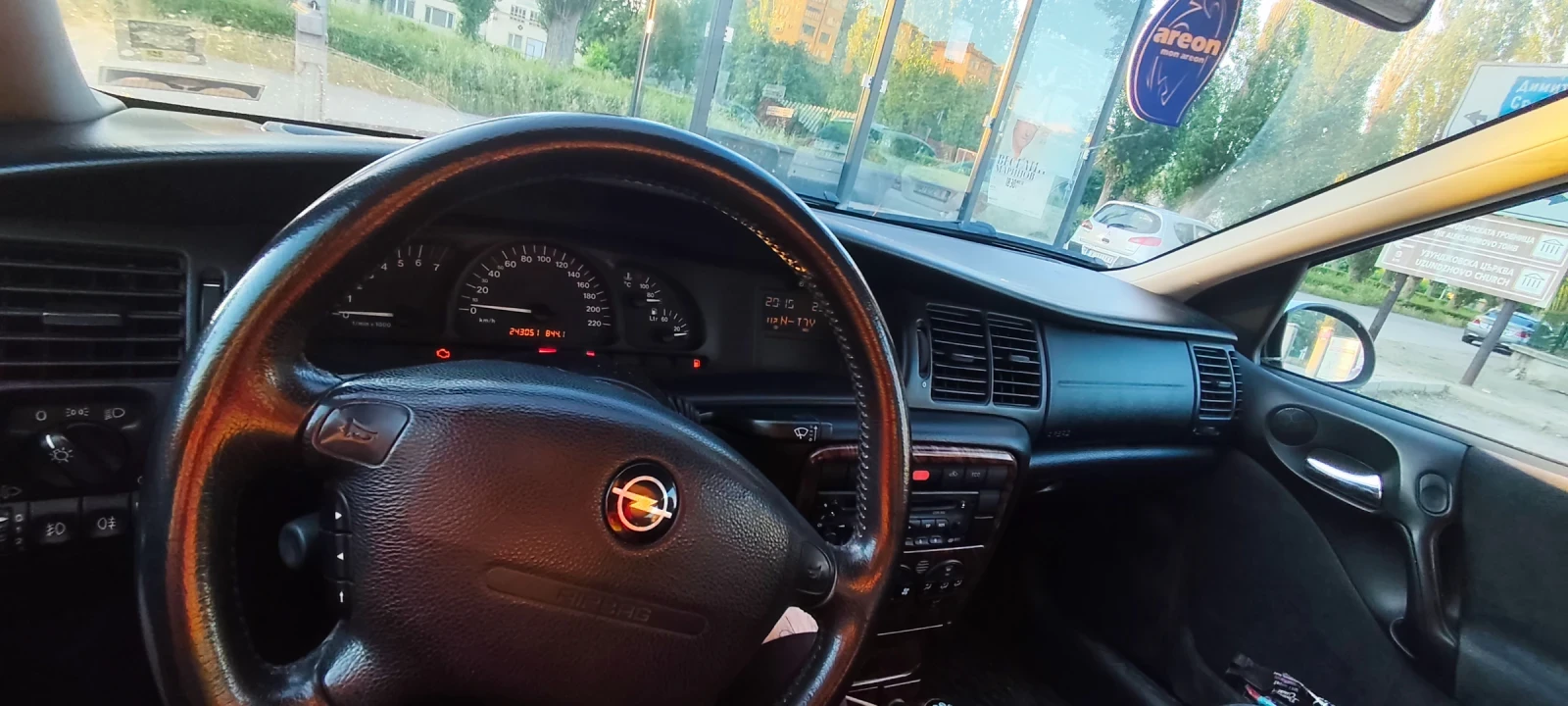 Opel Vectra 1.8 16V 115 , снимка 4 - Автомобили и джипове - 54839272