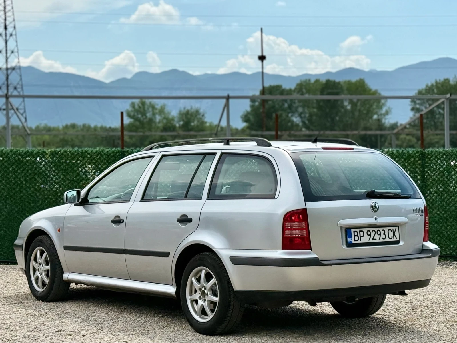 Skoda Octavia 1.8i //Turbo, снимка 7 - Автомобили и джипове - 54875292