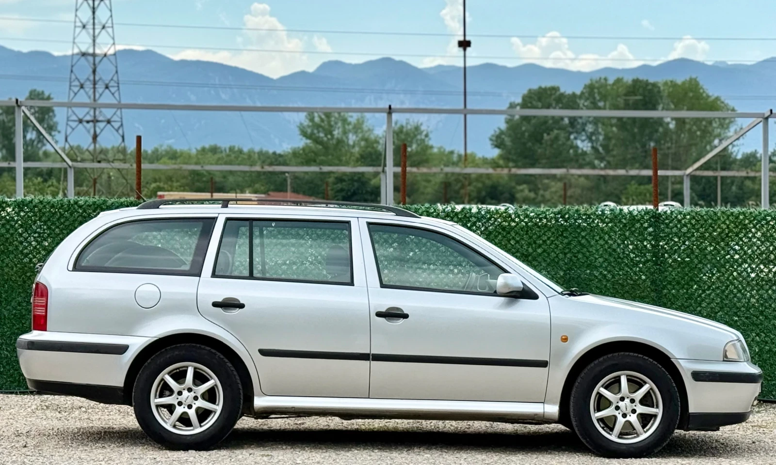 Skoda Octavia 1.8i //Turbo, снимка 4 - Автомобили и джипове - 54875292