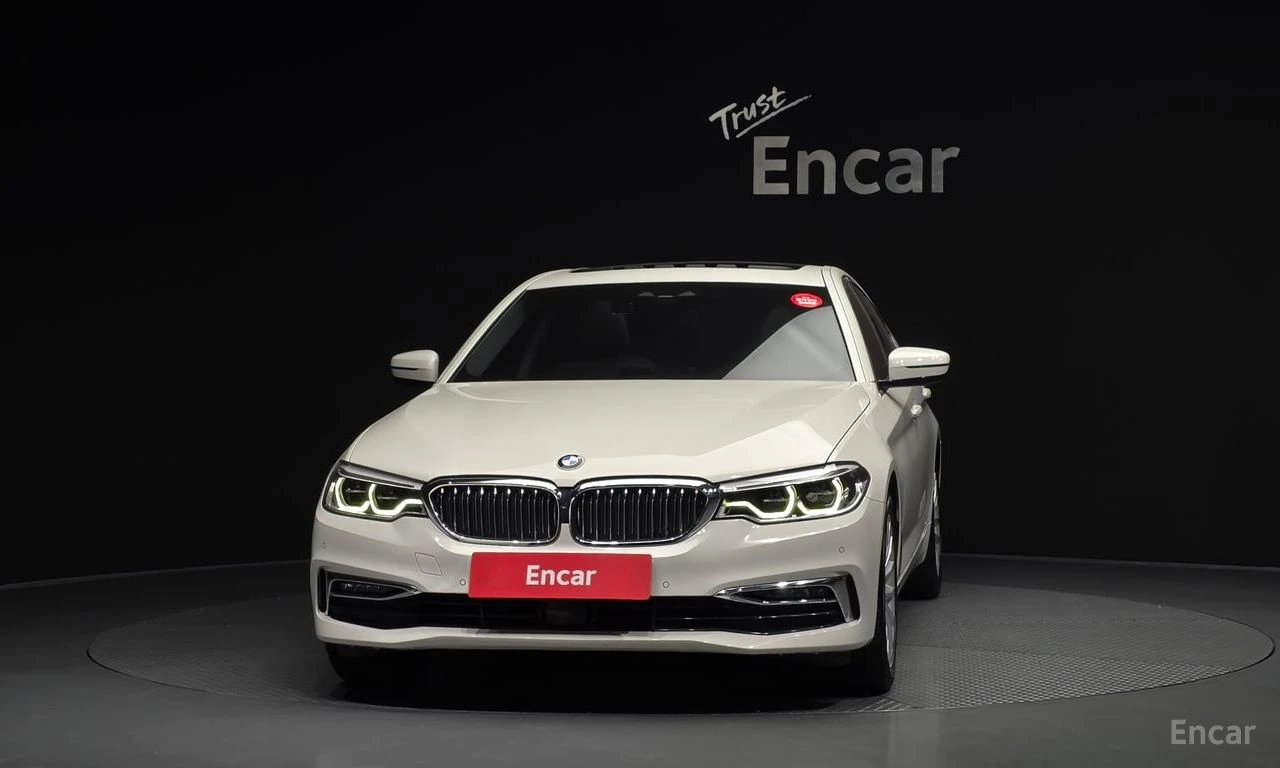 BMW 530 ОБДУХВАНЕ * H/K * PANO * HEAD-UP * АВТОКРЕДИТ, снимка 4 - Автомобили и джипове - 55187693