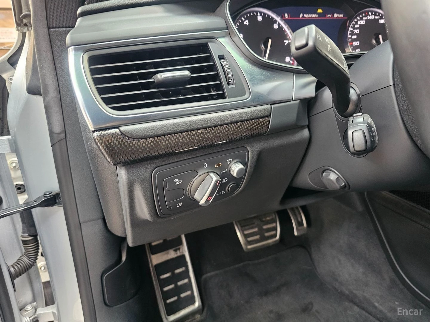 Audi S7 4.0 TFSI* QUATTRO SPORT* PANO* КОЖА* ПОДГРЕВ* , снимка 7 - Автомобили и джипове - 55436256
