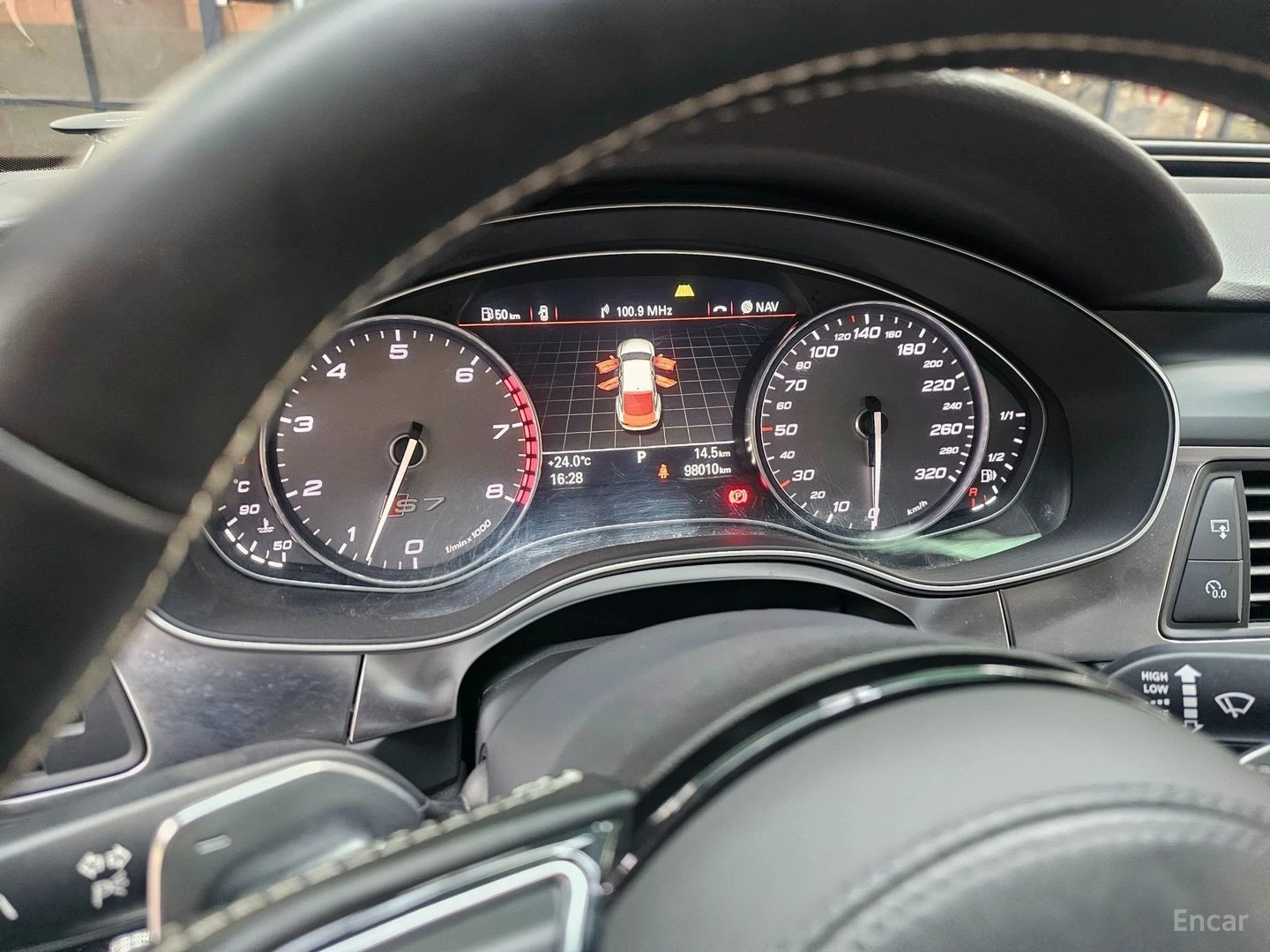 Audi S7 4.0 TFSI* QUATTRO SPORT* PANO* КОЖА* ПОДГРЕВ* , снимка 8 - Автомобили и джипове - 55436256