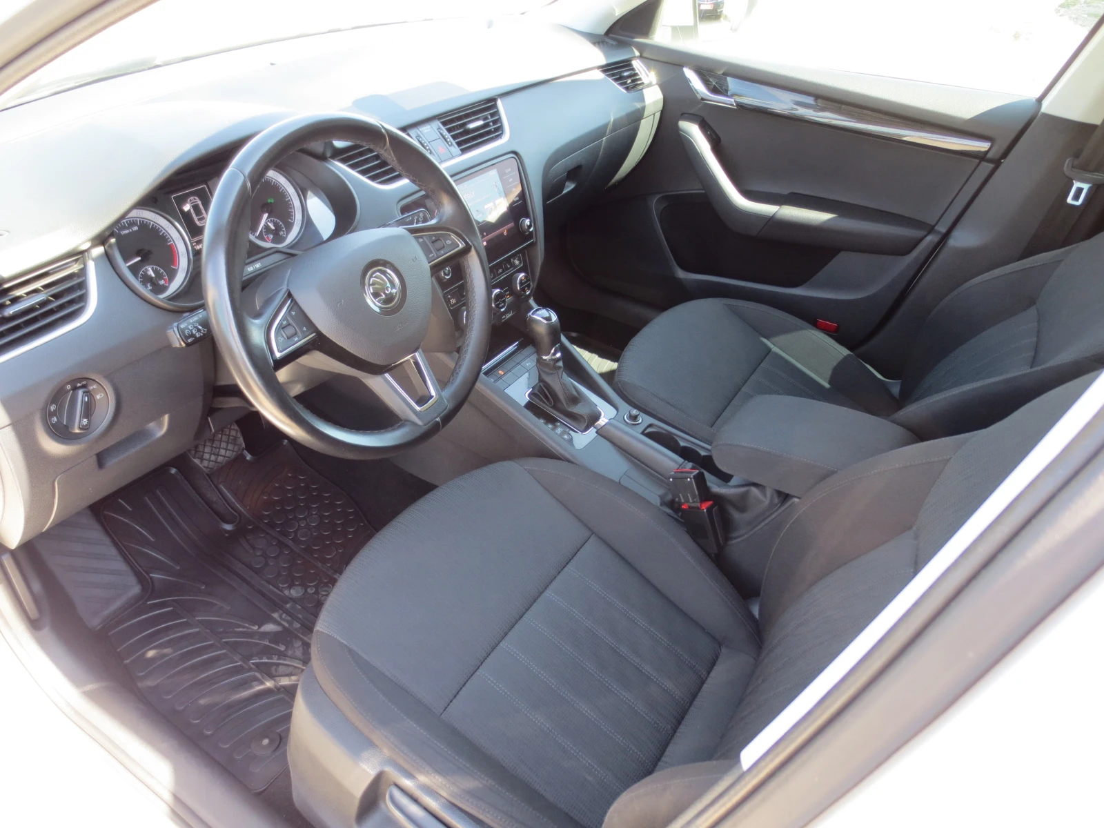 Skoda Octavia 2.0 TDI , снимка 9 - Автомобили и джипове - 55476824