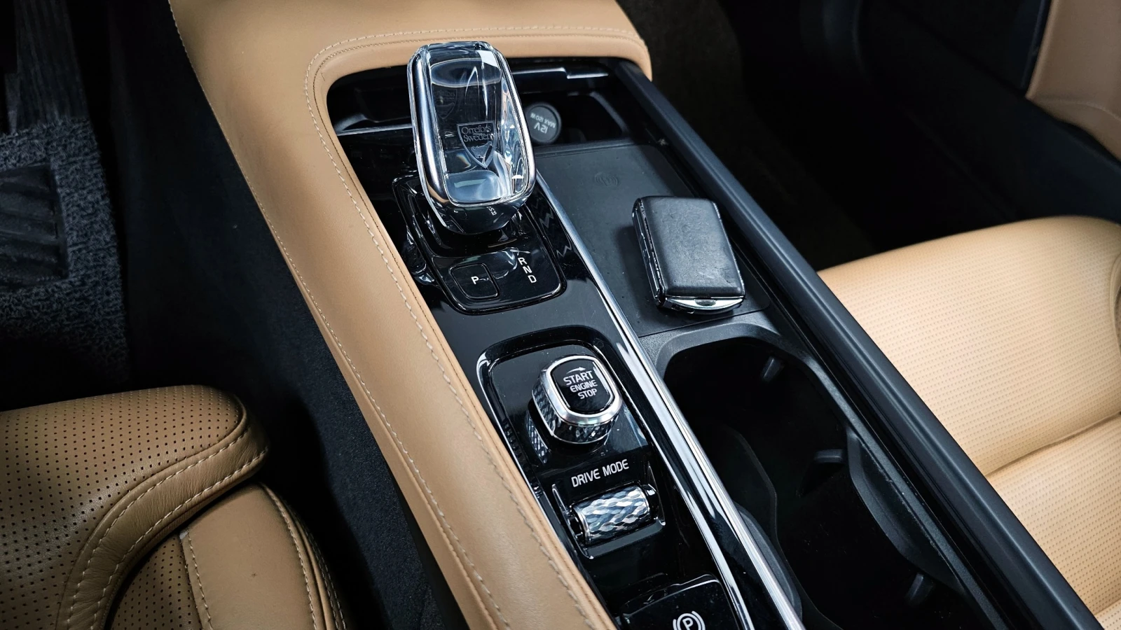 Volvo S90 2.0 B5 Turbo, снимка 8 - Автомобили и джипове - 55477980