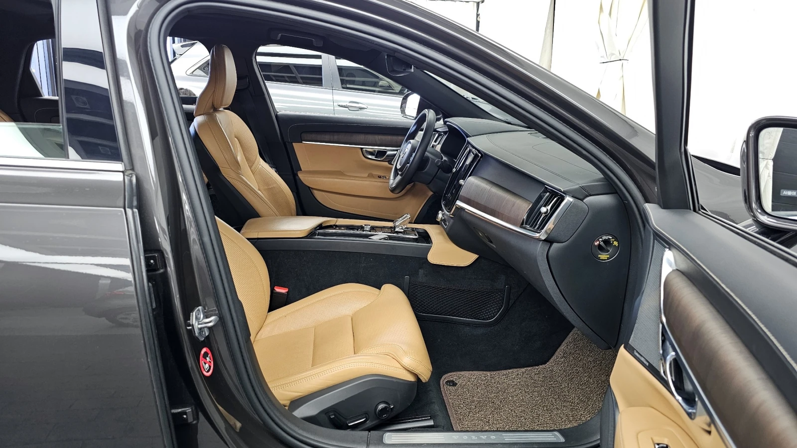 Volvo S90 2.0 B5 Turbo, снимка 10 - Автомобили и джипове - 55477980