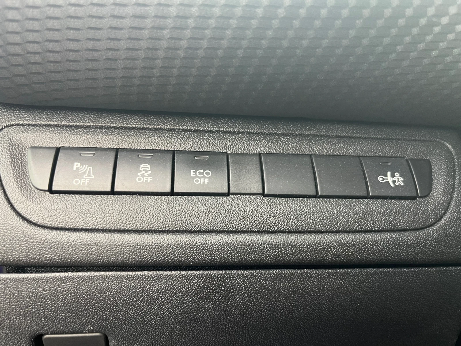 Peugeot 2008 1.6HDI ALLURE, снимка 9 - Автомобили и джипове - 55589859