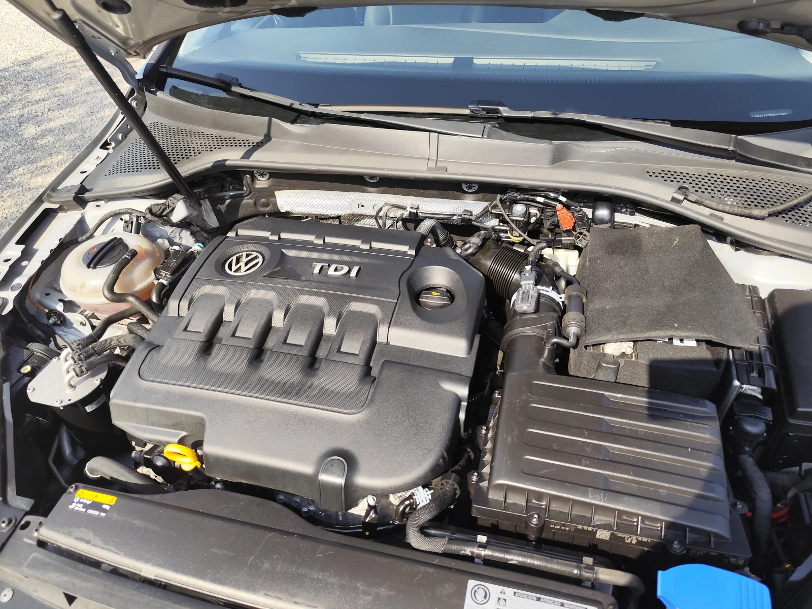 VW Golf 7* 1.6TDi* DSG-АВТОМАТИК* EURO6B* , снимка 15 - Автомобили и джипове - 55888768