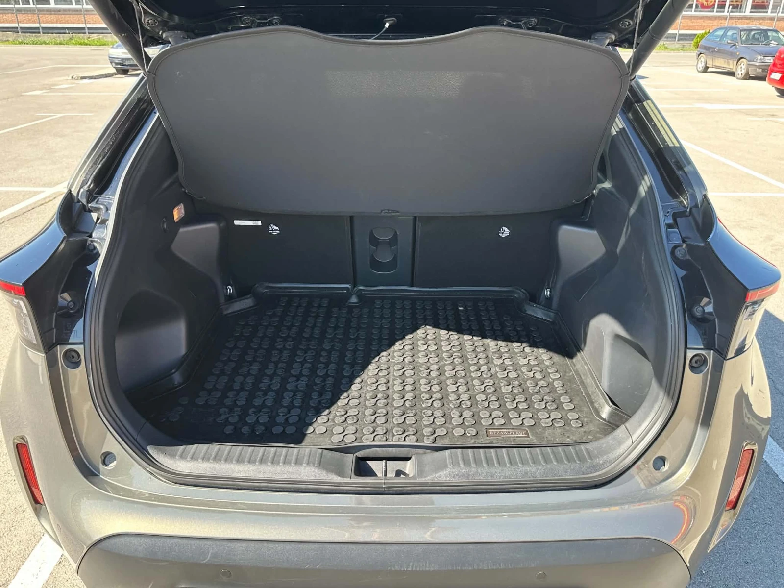 Toyota Yaris Cross PREMIERE EDITION facelift 130 hp, снимка 4 - Автомобили и джипове - 56259410