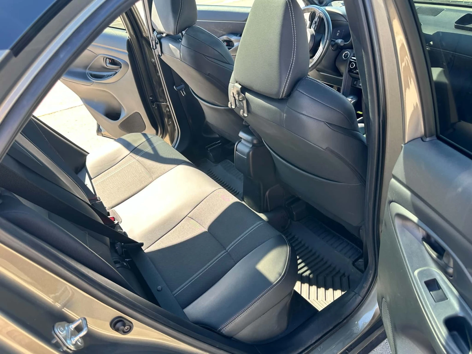 Toyota Yaris Cross PREMIERE EDITION facelift 130 hp, снимка 8 - Автомобили и джипове - 56259410