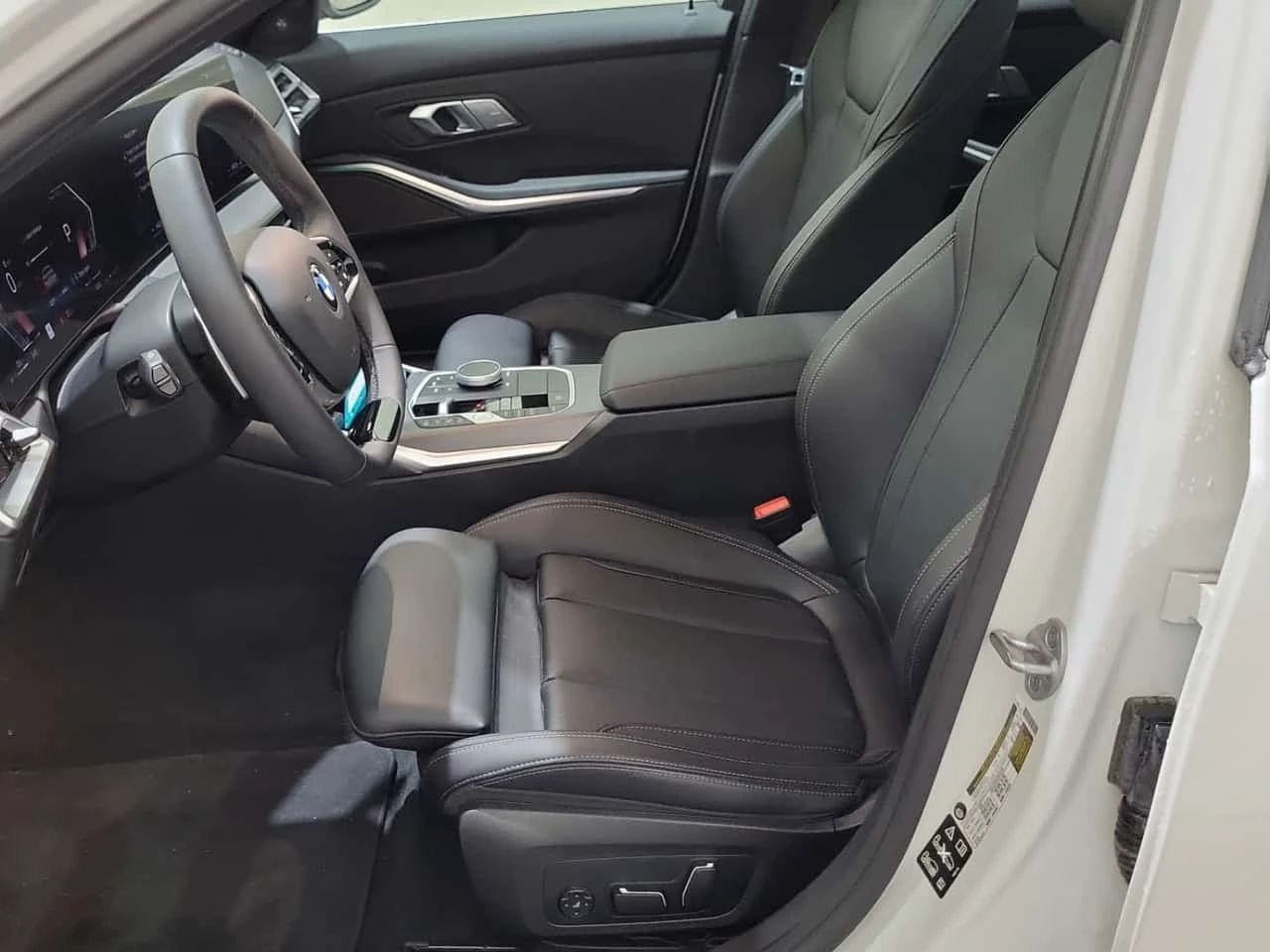 BMW 330 * 330i xDrive * CARFAX * ����� �� ����������� | Mobile.bg � ����������� 2