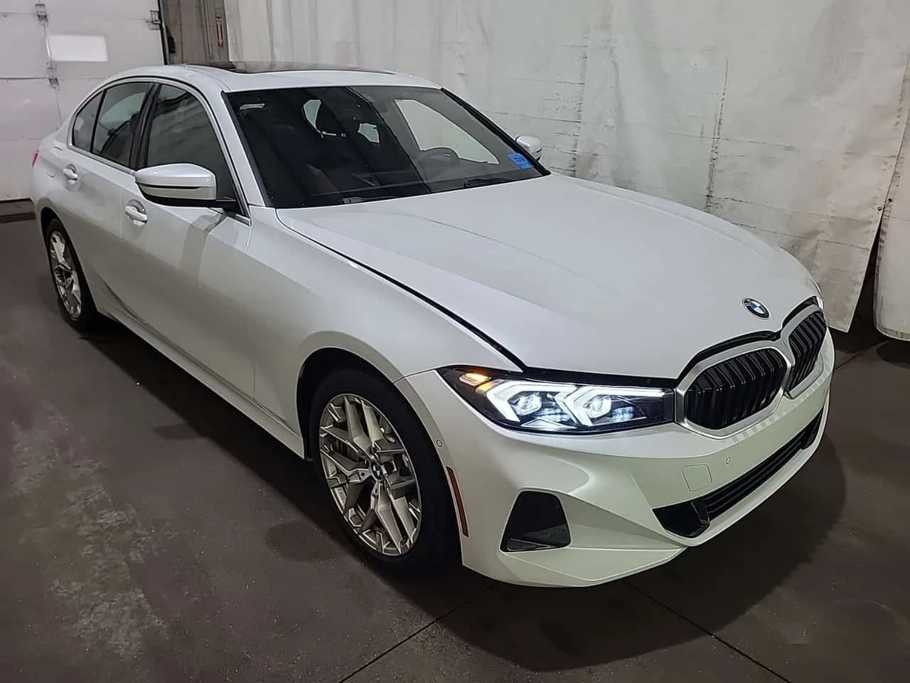 BMW 330 * 330i xDrive * CARFAX * ����� �� ����������� | Mobile.bg � ����������� 12