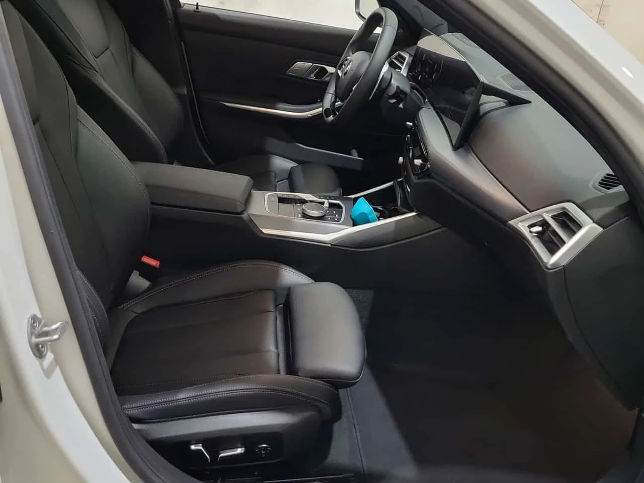 BMW 330 * 330i xDrive * CARFAX * ����� �� ����������� | Mobile.bg � ����������� 16
