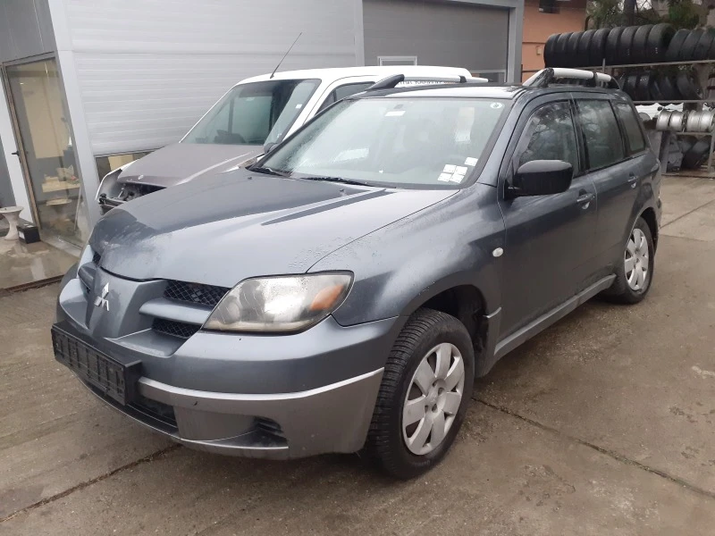 Mitsubishi Outlander 2.0 бензин, снимка 1 - Автомобили и джипове - 27677287