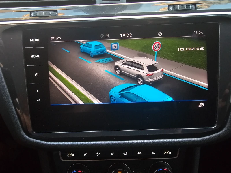 VW Tiguan Allspace  Elegance 4Motion 2.0TDI 200PS Панорама DCC, снимка 13 - Автомобили и джипове - 52122182