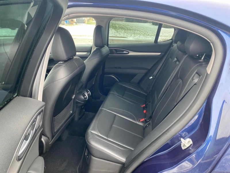 Alfa Romeo Stelvio Sport  CARFAX, снимка 10 - Автомобили и джипове - 53403079