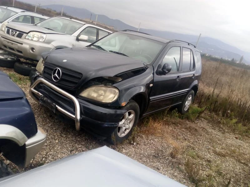 Mercedes-Benz ML 270 2.7 d, снимка 2 - Автомобили и джипове - 27148039