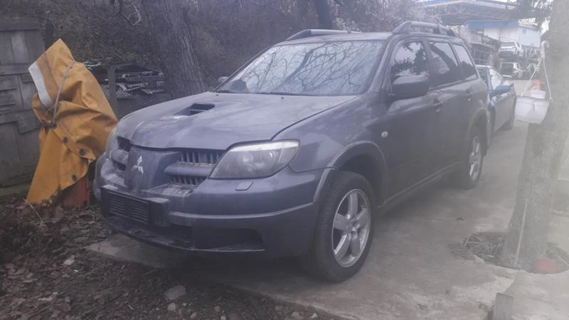 Mitsubishi Outlander 2.0 бензин, снимка 3 - Автомобили и джипове - 27677287