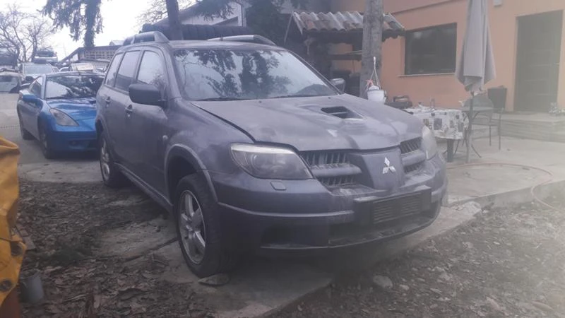 Mitsubishi Outlander 2.0 бензин, снимка 6 - Автомобили и джипове - 27677287