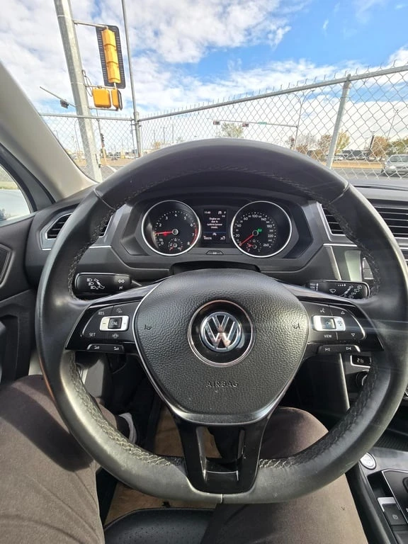 VW Tiguan * 4MOTION * CARFAX * БЕЗ ПЪРВОНАЧАЛНА ВНОСКА, снимка 4 - Автомобили и джипове - 52807832