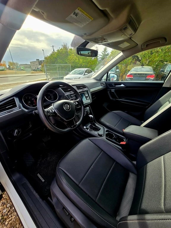 VW Tiguan * 4MOTION * CARFAX * БЕЗ ПЪРВОНАЧАЛНА ВНОСКА, снимка 17 - Автомобили и джипове - 52807832