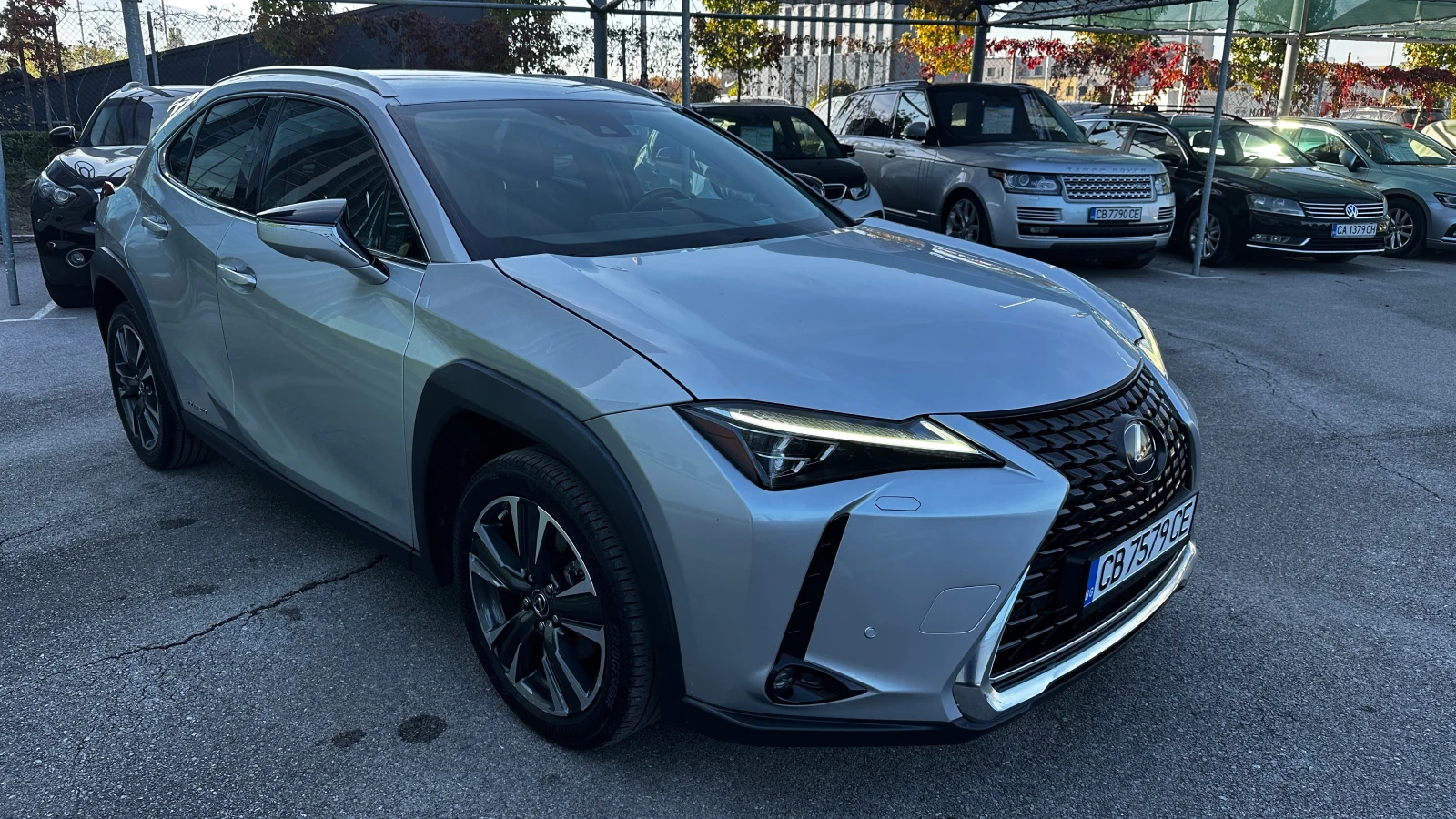 Lexus UX 250h Hybrid Гаранция ОБДУХВАНE/360 КАМЕРА/HEAD-UP/ - изображение 2