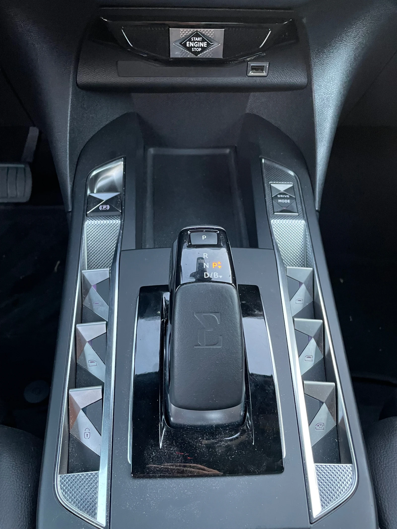 DS DS 3 Crossback E-TENSE 50 98% SOH - изображение 10