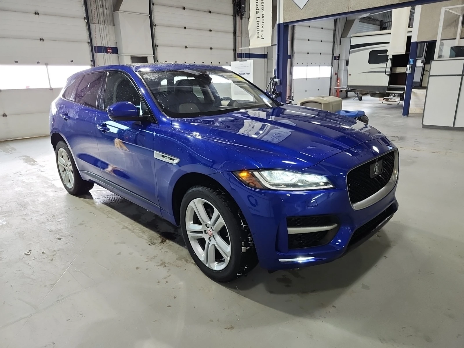 Jaguar F-PACE R-SPORT * * CARFAX * * АВТО КРЕДИТ * * , снимка 3 - Автомобили и джипове - 54083503