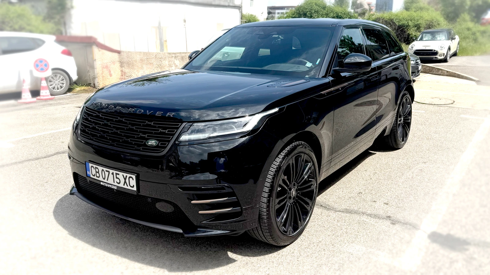 Land Rover Range Rover Velar HSE / R-DYNAMIC / ГАРАНЦИЯ 2028, снимка 8 - Автомобили и джипове - 54525966