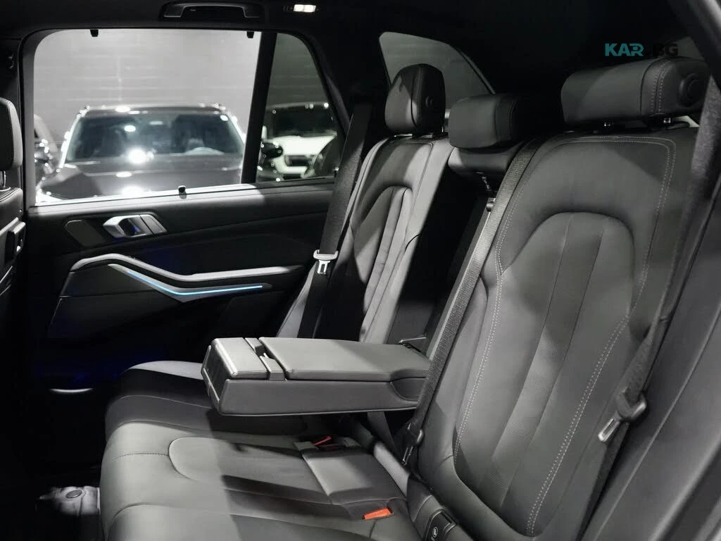 BMW X5 M50i xDrive AWD* AвтоКредит * (ЦЕНА ДО БГ), снимка 10 - Автомобили и джипове - 54596767