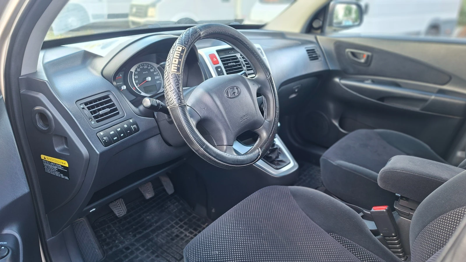 Hyundai Tucson 2.0CRDi 140k.c., снимка 10 - Автомобили и джипове - 54982998
