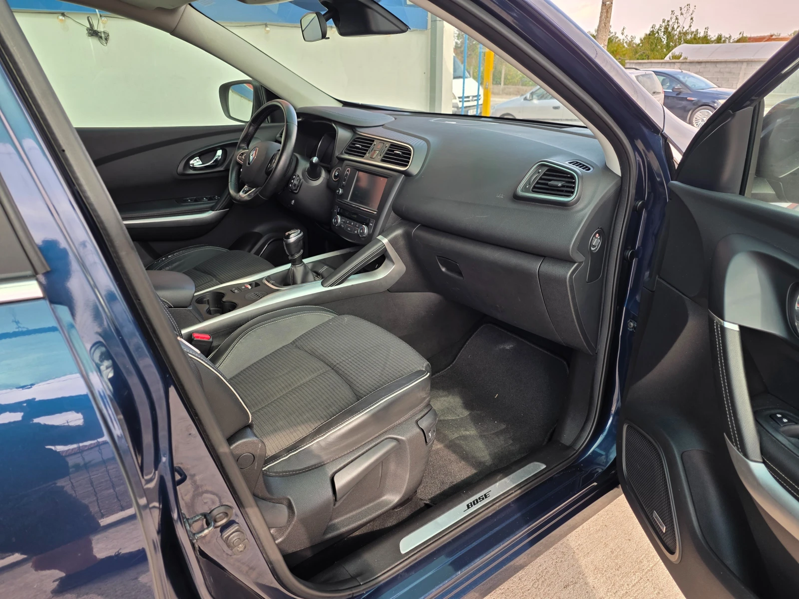 Renault Kadjar KAYLESS GO/STAR-STOP/NAVI/LED/BOSE, снимка 12 - Автомобили и джипове - 56164779