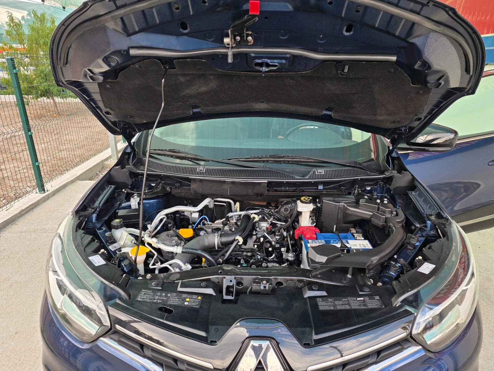 Renault Kadjar KAYLESS GO/STAR-STOP/NAVI/LED/BOSE, снимка 16 - Автомобили и джипове - 56164779
