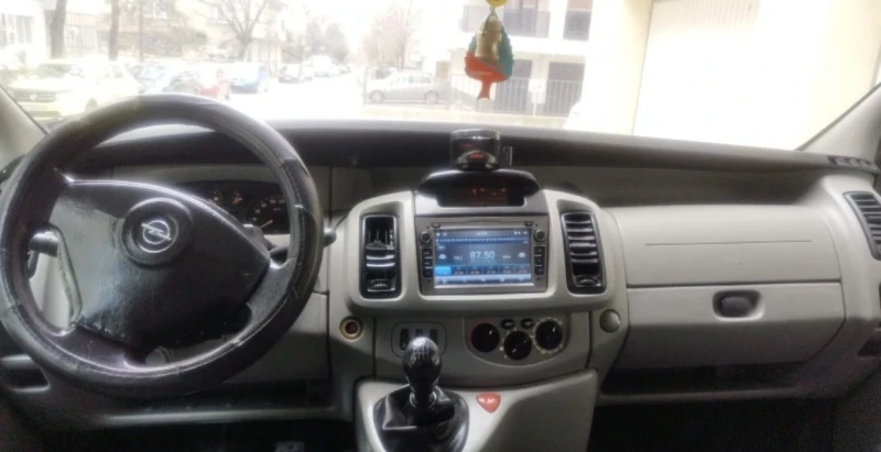 Opel Vivaro, снимка 4 - Бусове и автобуси - 49030192