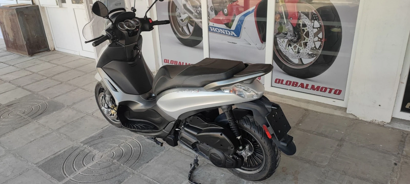 Piaggio Beverly  - изображение 2