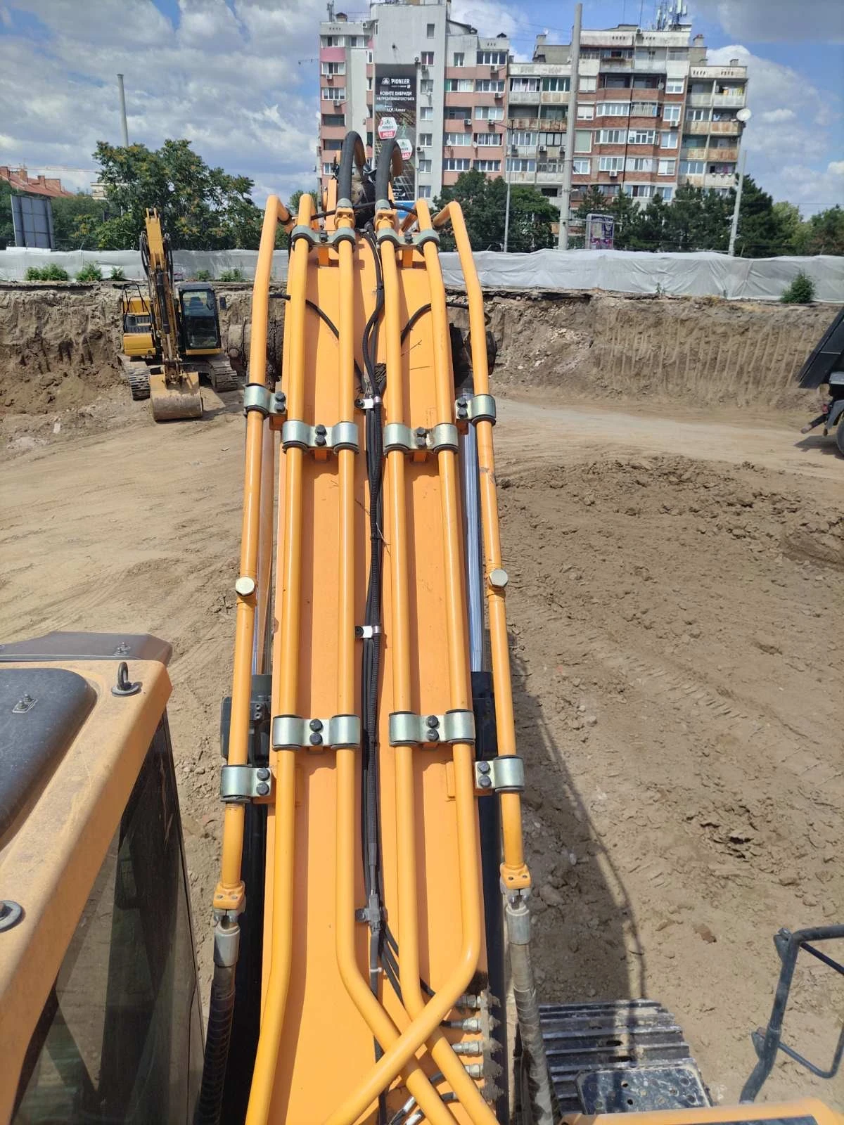 Багер Hyundai HX220L, снимка 4 - Индустриална техника - 55280446