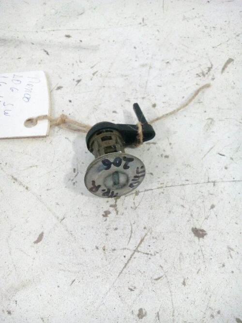 Патрон врата Пежо 206 SW преден десен