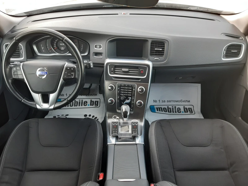 Volvo V60 2.0/181к.с КАТО НОВА , снимка 15 - Автомобили и джипове - 46130991