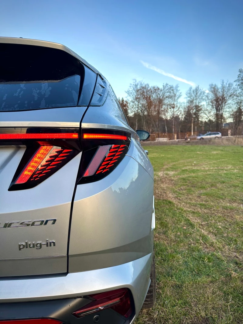 Hyundai Tucson PLUG IN HYBRID* 4x4* PANORAMA* KEYLES, снимка 8 - Автомобили и джипове - 52542945