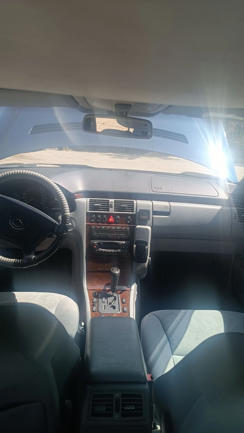 Mercedes-Benz E 300, снимка 10 - Автомобили и джипове - 52362066