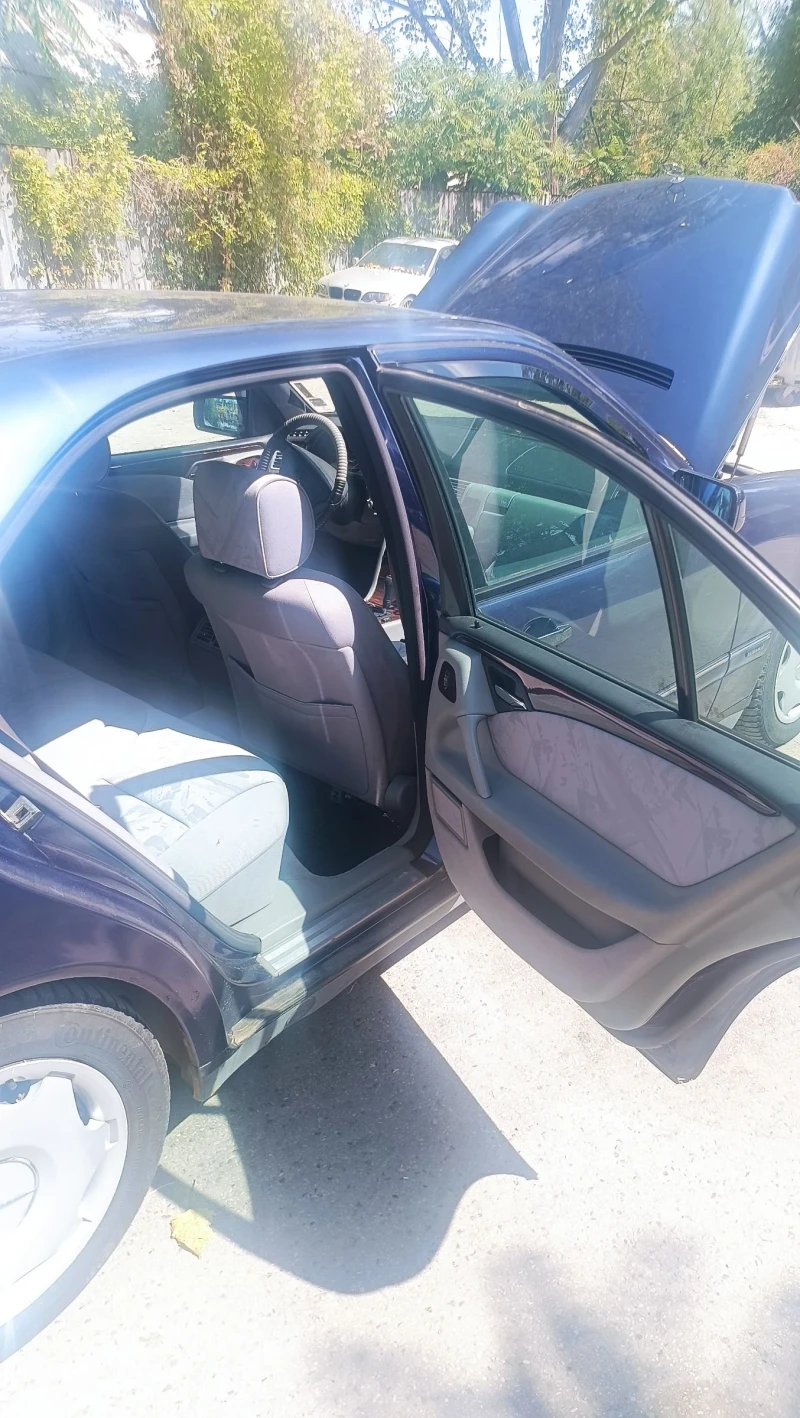 Mercedes-Benz E 300, снимка 9 - Автомобили и джипове - 52362066