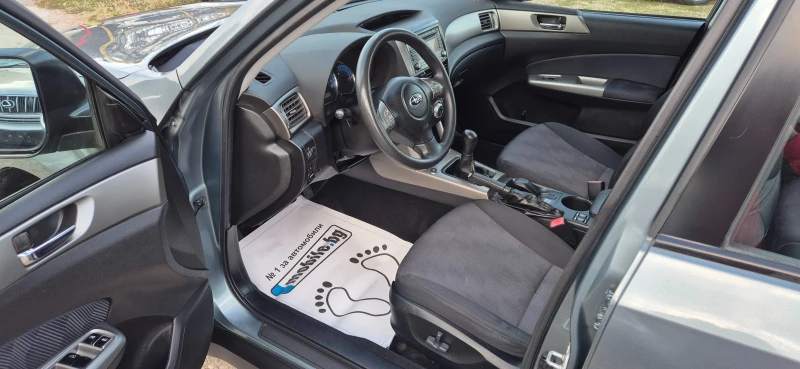 Subaru Forester 2.0i Bi-Fuel, снимка 8 - Автомобили и джипове - 52080358