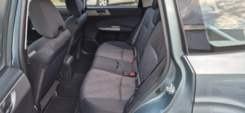Subaru Forester 2.0i Bi-Fuel, снимка 11 - Автомобили и джипове - 52080358