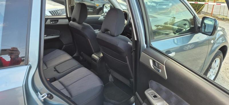 Subaru Forester 2.0i Bi-Fuel, снимка 15 - Автомобили и джипове - 52080358