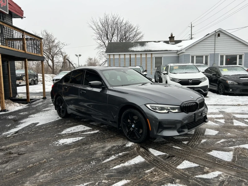 BMW 330 * CLEAN CARFAX| CARPLAY| BLACK OUT PACKAGE * CARFA, снимка 9 - Автомобили и джипове - 52892097