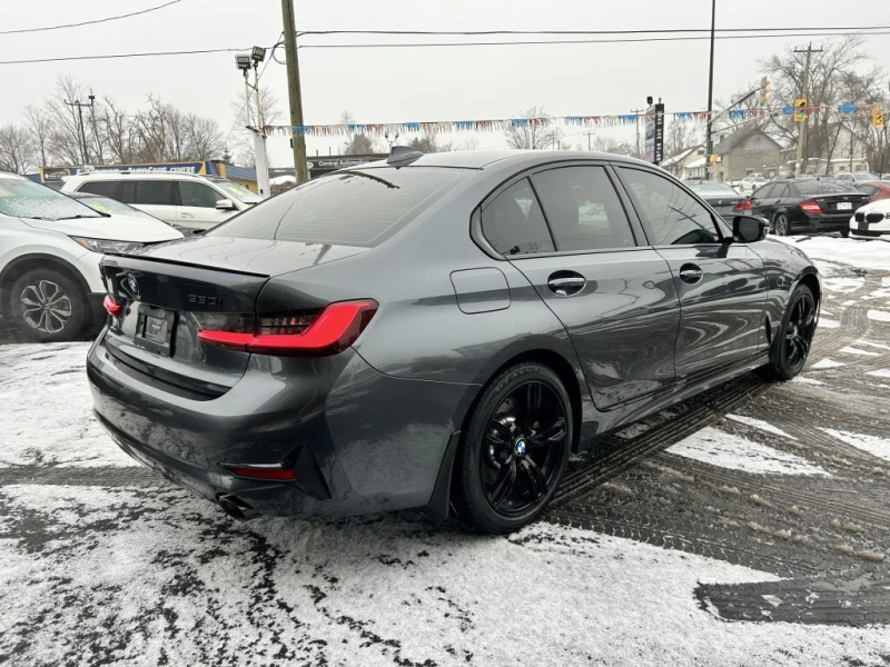 BMW 330 * CLEAN CARFAX| CARPLAY| BLACK OUT PACKAGE * CARFA, снимка 7 - Автомобили и джипове - 52892097