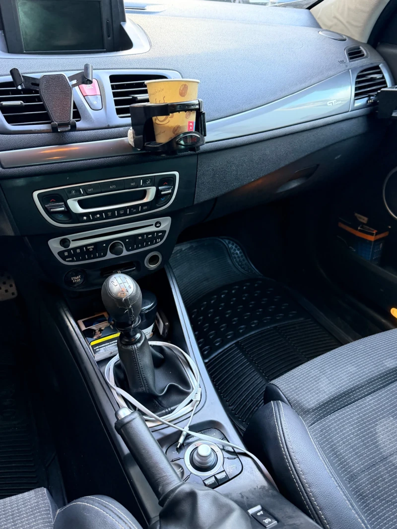 Renault Megane GT line, снимка 10 - Автомобили и джипове - 53023729