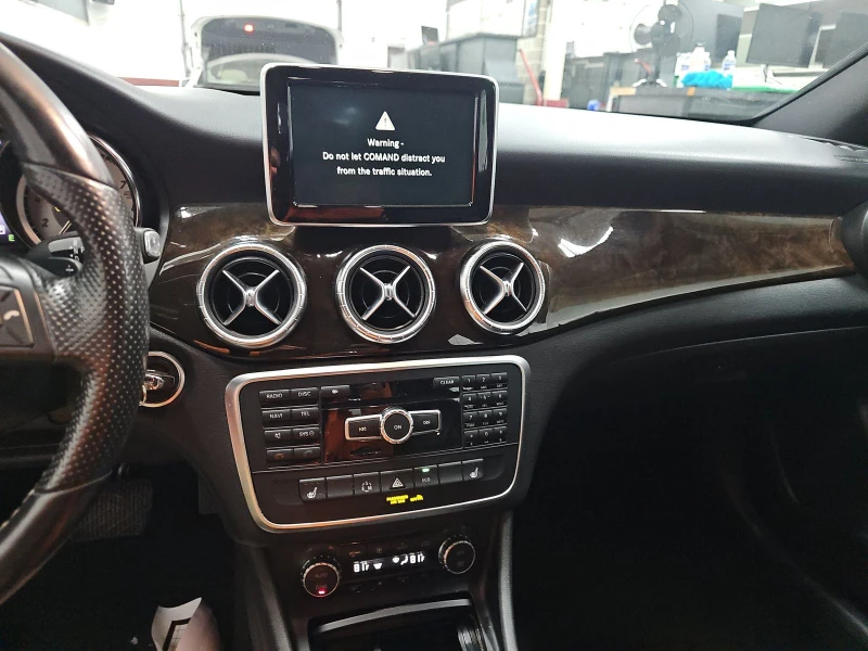 Mercedes-Benz CLA 250, снимка 11 - Автомобили и джипове - 53188004